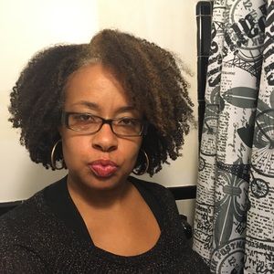 Meet your Posher, Latoya